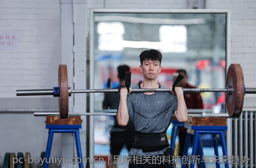 全球网球迷期待已久的戴维斯杯世界组比赛精彩纷呈
